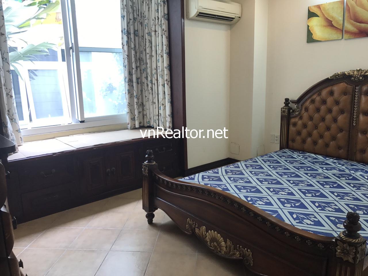 For rent villa with 5 bedrooms in Phu My Hung