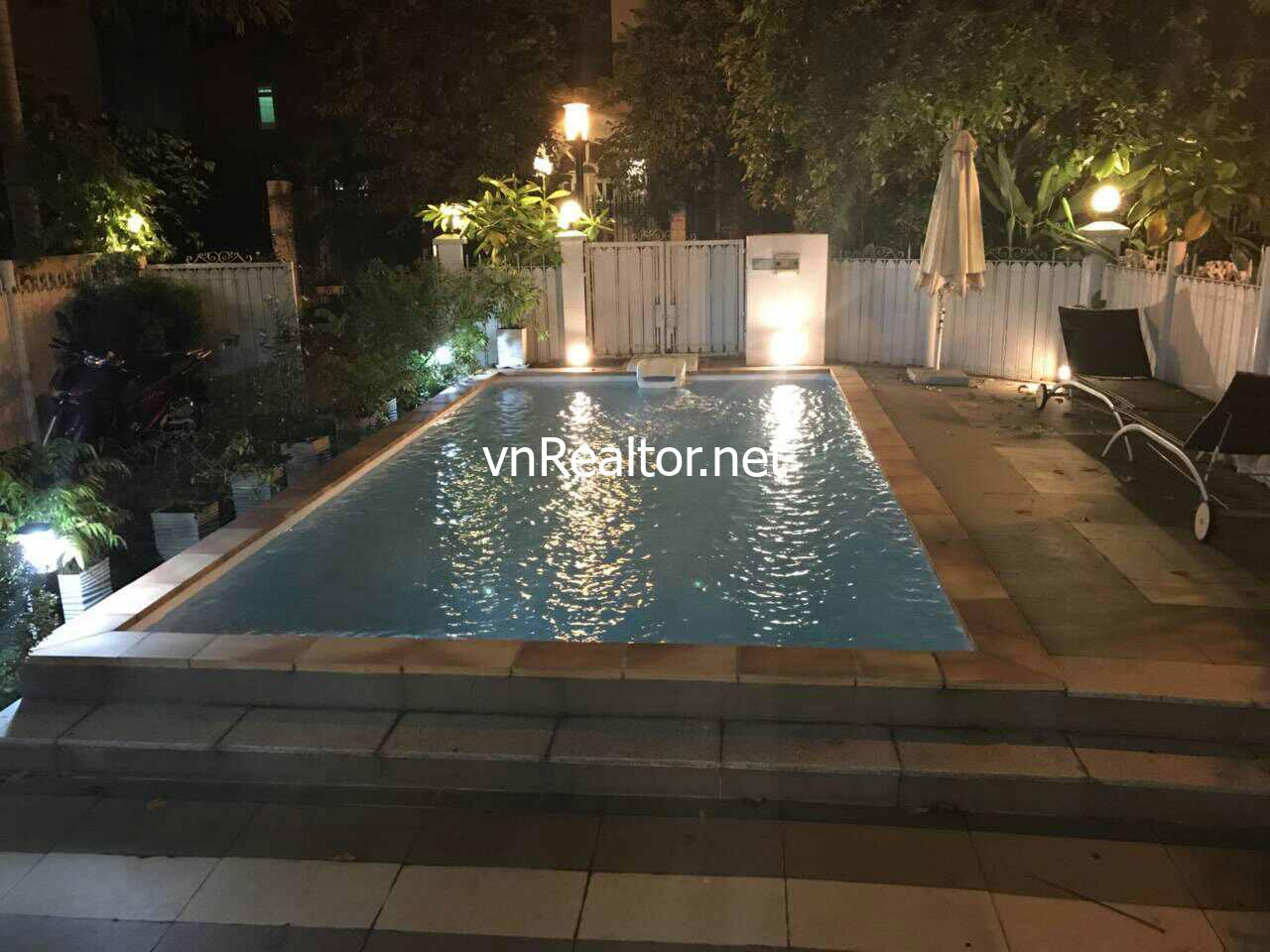 Cheap villa with pool for rent in Phu My Hung, Dist.7