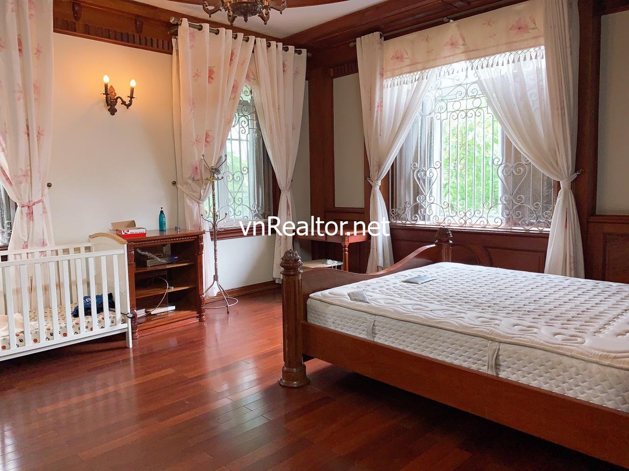 Big villa for rent in Phu My Hung, have elevator + basement