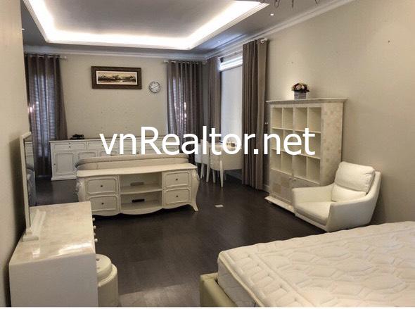 Big villa with pool for rent in Phu My Hung