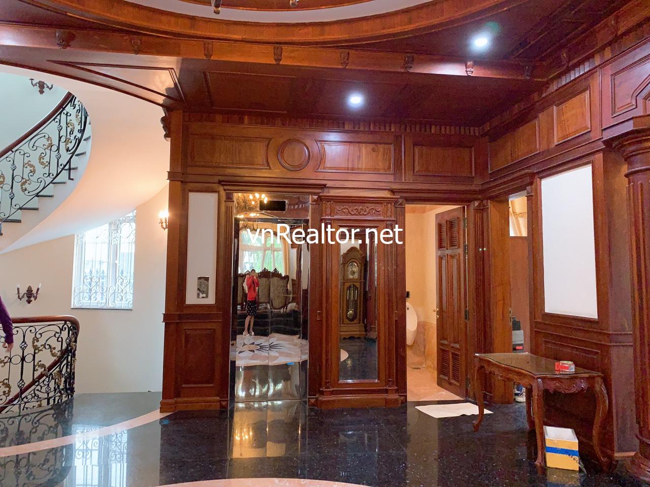 Big villa for rent in Phu My Hung, have elevator + basement