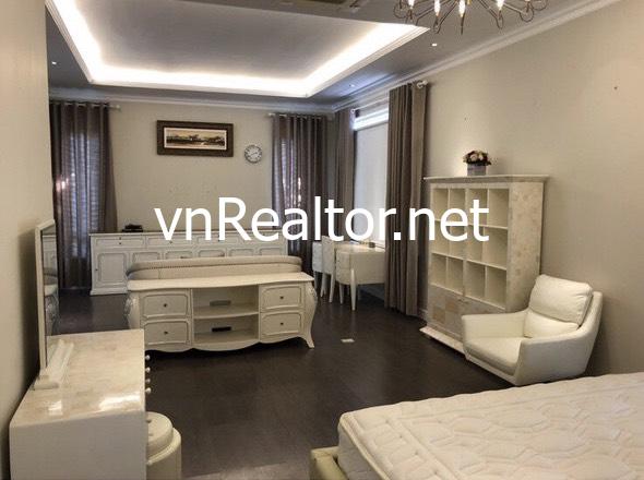 Big villa with pool for rent in Phu My Hung