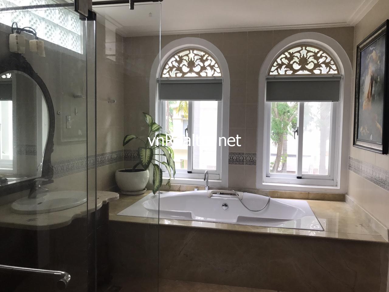 For rent villa with 5 bedrooms in Phu My Hung