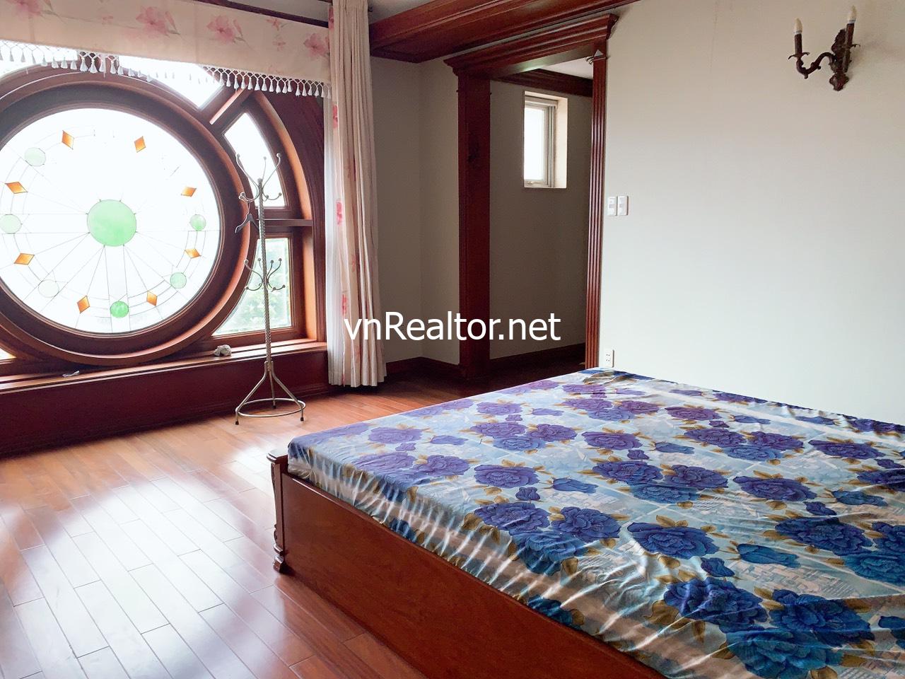 Big villa for rent in Phu My Hung, have elevator + basement